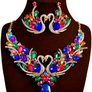 Stunning Swan Necklace and Earrings